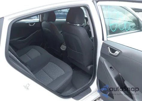 2017 Hyundai Ioniq Hybrid Blue z USA, uszkodzony, nr VIN KMHC65LCXHU031884